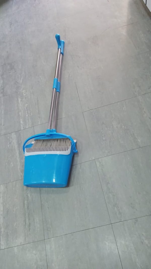 Long Handle Dust Pan
